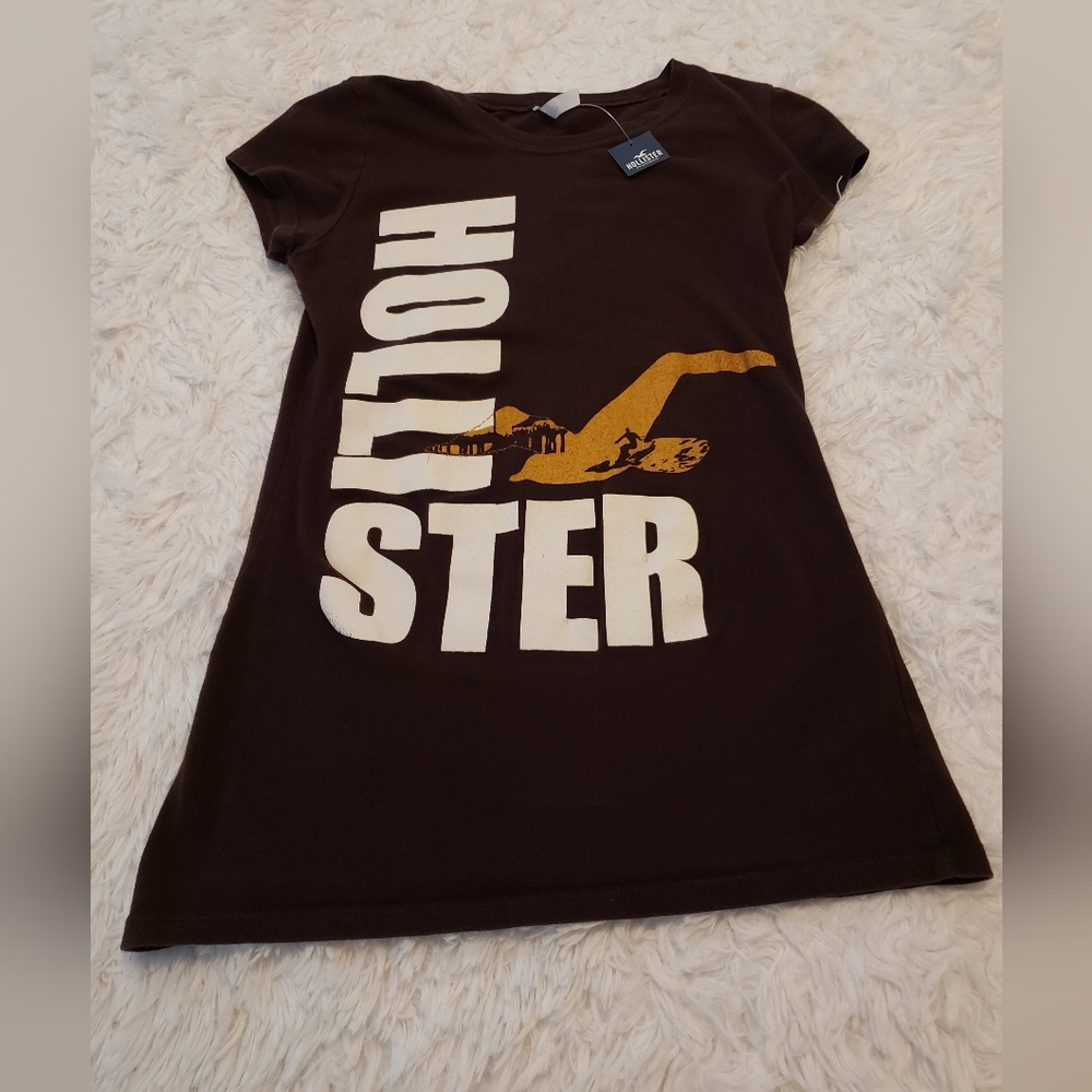 Medium Hollister Tshirt